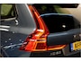 Volvo XC60 2.0 T6 AWD 293kW/399pk Aut8 Plug-in hybrid Ultra Dark PANORAMADAK + HARMAN/KARDON + EL.TREKHAAK + ADAPT.CRUISE + HEAD-UP + STOELVERWARMING V&A + STUURVERWARMING + GOOGLE DASH + 360 CAMERA + BLIS + CTA + PARKSENSOREN + 21" LM-VELGEN!!