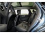 Volvo XC60 2.0 T6 AWD 293kW/399pk Aut8 Plug-in hybrid Ultra Dark PANORAMADAK + HARMAN/KARDON + EL.TREKHAAK + ADAPT.CRUISE + HEAD-UP + STOELVERWARMING V&A + STUURVERWARMING + GOOGLE DASH + 360 CAMERA + BLIS + CTA + PARKSENSOREN + 21" LM-VELGEN!!