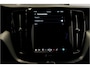 Volvo XC60 2.0 T6 AWD 293kW/399pk Aut8 Plug-in hybrid Ultra Dark PANORAMADAK + HARMAN/KARDON + EL.TREKHAAK + ADAPT.CRUISE + HEAD-UP + STOELVERWARMING V&A + STUURVERWARMING + GOOGLE DASH + 360 CAMERA + BLIS + CTA + PARKSENSOREN + 21" LM-VELGEN!!