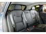Volvo XC60 2.0 T6 AWD 293kW/399pk Aut8 Plug-in hybrid Ultra Dark PANORAMADAK + HARMAN/KARDON + EL.TREKHAAK + ADAPT.CRUISE + HEAD-UP + STOELVERWARMING V&A + STUURVERWARMING + GOOGLE DASH + 360 CAMERA + BLIS + CTA + PARKSENSOREN + 21" LM-VELGEN!!