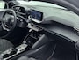 Peugeot e-208 EV GT Avantage 51 kWh | Navigatie | Achteruitrijcamera | Parkeersensoren Voor en Achter | Alcantara Bekleding | Verwarmde Sportstoelen | Full-LED Koplampen | Dodehoek Detectie | Adaptieve Cruise Control | 17" Lichtmetalen Velgen | Apple Carplay/Android Auto |
