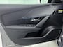 Peugeot e-208 EV GT Avantage 51 kWh | Navigatie | Achteruitrijcamera | Parkeersensoren Voor en Achter | Alcantara Bekleding | Verwarmde Sportstoelen | Full-LED Koplampen | Dodehoek Detectie | Adaptieve Cruise Control | 17" Lichtmetalen Velgen | Apple Carplay/Android Auto |
