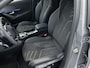 Peugeot e-208 EV GT Avantage 51 kWh | Navigatie | Achteruitrijcamera | Parkeersensoren Voor en Achter | Alcantara Bekleding | Verwarmde Sportstoelen | Full-LED Koplampen | Dodehoek Detectie | Adaptieve Cruise Control | 17" Lichtmetalen Velgen | Apple Carplay/Android Auto |