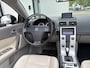 Volvo C70 Convertible 2.4i Intro Edition Automaat 170 PK. Droomauto !!! Zeer goed onderhouden !! Alle keuringen toegestaan ! Distributieriem en waterpomp vervangen in oktober 2022.