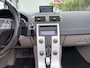 Volvo C70 Convertible 2.4i Intro Edition Automaat 170 PK. Droomauto !!! Zeer goed onderhouden !! Alle keuringen toegestaan ! Distributieriem en waterpomp vervangen in oktober 2022.