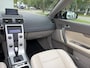 Volvo C70 Convertible 2.4i Intro Edition Automaat 170 PK. Droomauto !!! Zeer goed onderhouden !! Alle keuringen toegestaan ! Distributieriem en waterpomp vervangen in oktober 2022.