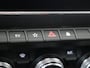 Renault Captur 1.6 E-Tech Plug-in Hybrid 160 Intens | Camera | PDC Voor + Achter | 9,3" Full-Map Navigatie i.c.m. 10,1" Digitaal Instrumentenpaneel | LED Pure Vision | Climate Control | Cruise Control & Snelheidsbegrenzer | Apple Carplay & Android Auto