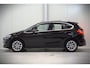 BMW 2-Serie Active Tourer 218i High Executive Luxury Line | Panoramadak | Stoelverwarming | Head-Up Display | Parkeersensoren | Navigatie | Trekhaak | Cruise Control | Climate Control | NAP