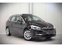 BMW 2-Serie Active Tourer 218i High Executive Luxury Line | Panoramadak | Stoelverwarming | Head-Up Display | Parkeersensoren | Navigatie | Trekhaak | Cruise Control | Climate Control | NAP
