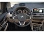 BMW 2-Serie Active Tourer 218i High Executive Luxury Line | Panoramadak | Stoelverwarming | Head-Up Display | Parkeersensoren | Navigatie | Trekhaak | Cruise Control | Climate Control | NAP
