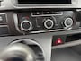 Volkswagen Transporter 2.0 TDI L2H1 140PK! |airco|cruise|trekhaak|zes versnellingen|handsfree|radio|drie zitplaatsen