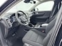 Volvo XC40 B3 Essential | 17" | Google | Adaptieve Cruise | BLIS | Parkeercamera | Getint glas | Parkeersensoren V+A | DAB | LED | Climate Control | Elektr. inkl. Spiegels | Regensensor
