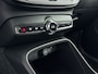 Volvo XC40 B3 Essential | 17" | Google | Adaptieve Cruise | BLIS | Parkeercamera | Getint glas | Parkeersensoren V+A | DAB | LED | Climate Control | Elektr. inkl. Spiegels | Regensensor