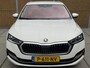 Skoda Octavia Combi 1.0 e-TSI Business Edition Plus Automaat | Achteruitrijcamera | Stoelverwarming | LED verlichting | DAB radio | Signaalkleur | Adaptieve cruise control | Lane Assist | Sfeerverlichting | Parkeersensoren voor en achter