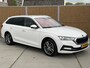 Skoda Octavia Combi 1.0 e-TSI Business Edition Plus Automaat | Achteruitrijcamera | Stoelverwarming | LED verlichting | DAB radio | Signaalkleur | Adaptieve cruise control | Lane Assist | Sfeerverlichting | Parkeersensoren voor en achter