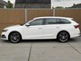 Skoda Octavia Combi 1.0 e-TSI Business Edition Plus Automaat | Achteruitrijcamera | Stoelverwarming | LED verlichting | DAB radio | Signaalkleur | Adaptieve cruise control | Lane Assist | Sfeerverlichting | Parkeersensoren voor en achter