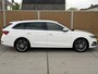 Skoda Octavia Combi 1.0 e-TSI Business Edition Plus Automaat | Achteruitrijcamera | Stoelverwarming | LED verlichting | DAB radio | Signaalkleur | Adaptieve cruise control | Lane Assist | Sfeerverlichting | Parkeersensoren voor en achter