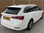 Skoda Octavia Combi 1.0 e-TSI Business Edition Plus Automaat | Achteruitrijcamera | Stoelverwarming | LED verlichting | DAB radio | Signaalkleur | Adaptieve cruise control | Lane Assist | Sfeerverlichting | Parkeersensoren voor en achter
