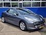 Peugeot 207 CC 1.6 VTi / Trekhaak afneembaar / Stoelverwarming / Leder bekleding / ECC / Parkeersensor / Spiegels elek. inklapbaar