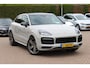 Porsche Cayenne Coupé 3.0 E-Hybrid / Panoramadak / 360Camera / Achterasbesturing / Carbon intr. / 22'' / Sportdesign+Chrono / Bose / Adaptieve Stoelen / Luchtvering / Dodehoek / DAB / ACC