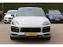 Porsche Cayenne Coupé 3.0 E-Hybrid / Panoramadak / 360Camera / Achterasbesturing / Carbon intr. / 22'' / Sportdesign+Chrono / Bose / Adaptieve Stoelen / Luchtvering / Dodehoek / DAB / ACC