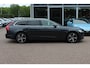 Volvo V90 2.0 D3 Momentum / Trekhaak / Camera / Luchtvering / Leder / 19'' R-design / Navigatie / Virtual Cockpit / Stoelverwarming / DAB / ACC