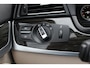 BMW 5-Serie 520i Luxury Edition / NL Auto! / Schuifdak / Leder / Navigatie / Parkeerhulp V+A / 18'' / Stoelverwarming / Schakelpaddels / Cruise Control