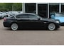 BMW 5-Serie 520i Luxury Edition / NL Auto! / Schuifdak / Leder / Navigatie / Parkeerhulp V+A / 18'' / Stoelverwarming / Schakelpaddels / Cruise Control