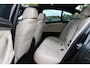 BMW 5-Serie 520i Luxury Edition / NL Auto! / Schuifdak / Leder / Navigatie / Parkeerhulp V+A / 18'' / Stoelverwarming / Schakelpaddels / Cruise Control