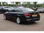 BMW 5-Serie 520i Luxury Edition / NL Auto! / Schuifdak / Leder / Navigatie / Parkeerhulp V+A / 18'' / Stoelverwarming / Schakelpaddels / Cruise Control