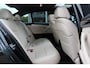 BMW 5-Serie 520i Luxury Edition / NL Auto! / Schuifdak / Leder / Navigatie / Parkeerhulp V+A / 18'' / Stoelverwarming / Schakelpaddels / Cruise Control