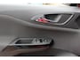 Opel Corsa 1.0 Turbo Color Edition / CarPlay / Parkeerhulp V+A / 17'' / Zwart dak / Getint glas / Cruise Control