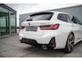 BMW 3-Serie Touring 320e | M-Sport | Pano | HUD | ACC | H/K | Camera | Keyless | Ambiance Lighting