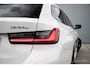 BMW 3-Serie Touring 320e | M-Sport | Pano | HUD | ACC | H/K | Camera | Keyless | Ambiance Lighting