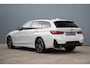BMW 3-Serie Touring 320e | M-Sport | Pano | HUD | ACC | H/K | Camera | Keyless | Ambiance Lighting