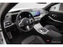 BMW 3-Serie Touring 320e | M-Sport | Pano | HUD | ACC | H/K | Camera | Keyless | Ambiance Lighting