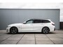 BMW 3-Serie Touring 320e | M-Sport | Pano | HUD | ACC | H/K | Camera | Keyless | Ambiance Lighting