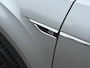 Volkswagen T-Roc 1.5 TSI 150pk DSG R-Line | Black Style | Camera | Keyless | Elek. Achterklep | Dode hoek | Rijklaar incl. 1 jaar Bovag garantie