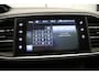 Peugeot 308 SW 1.2 e-THP Blue Lease Executive met trekhaak en panoramadak