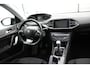 Peugeot 308 SW 1.2 e-THP Blue Lease Executive met trekhaak en panoramadak