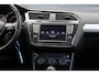 Volkswagen Tiguan 1.4 TSI Connected Series | Trekhaak | Panoramadak | Stoelverwarming | Apple Carplay / Android Auto | DAB+ radio