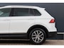 Volkswagen Tiguan 1.4 TSI Connected Series | Trekhaak | Panoramadak | Stoelverwarming | Apple Carplay / Android Auto | DAB+ radio