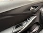 Opel Grandland X 1.2 Turbo Sport Automaat (APPLE CARPLAY, GROOT NAVI, CLIMATE, STUUR/STOELVERWARMING, SPORTSTOELEN, PARKEERSENSOREN, GETINT GLAS, CRUISE, NIEUWSTAAT)
