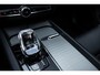 Volvo XC60 2.0 T8 Plug-in hybrid AWD Ultimate Dark | SOH 100% | Panoramadak | Harman/Kardon | Apple Carplay/Android Auto | HUD | Cruise control adaptief | Stoelverwarming V+A |