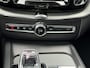 Volvo XC60 2.0 T8 Plug-in hybrid AWD Ultimate Dark | SOH 100% | Panoramadak | Harman/Kardon | Apple Carplay/Android Auto | HUD | Cruise control adaptief | Stoelverwarming V+A |