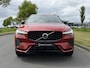 Volvo XC60 2.0 T8 Plug-in hybrid AWD Ultimate Dark | SOH 100% | Panoramadak | Harman/Kardon | Apple Carplay/Android Auto | HUD | Cruise control adaptief | Stoelverwarming V+A |