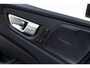Volvo XC60 2.0 T8 Plug-in hybrid AWD Ultimate Dark | SOH 100% | Panoramadak | Harman/Kardon | Apple Carplay/Android Auto | HUD | Cruise control adaptief | Stoelverwarming V+A |