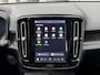 Volvo XC40 Recharge Twin Plus 78 kWh | SOH 94,2% | Warmtepomp | Navigatie | Stoelverwarming | Dodehoekdetectie | Apple Carplay/Android Auto | Achteruitrijcamera | Half stof-leder |