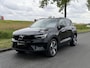 Volvo XC40 Recharge Twin Plus 78 kWh | SOH 94,2% | Warmtepomp | Navigatie | Stoelverwarming | Dodehoekdetectie | Apple Carplay/Android Auto | Achteruitrijcamera | Half stof-leder |
