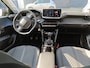 Peugeot 208 1.2 100pk Allure Apple Carplay & Android Auto | Adaptieve cruise control | Parkeersensoren voor+achter | Climate control | LMV16 | Bluetooth
